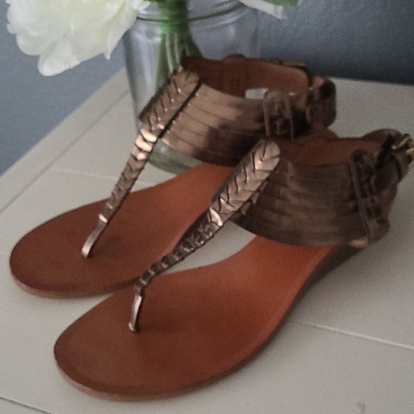 Coach Shoes - COACH Sandals 👡  Sz 6